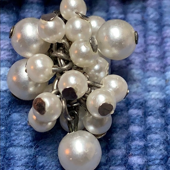 Vintage Avon swallow birds with pearl dangle accent clip on earrings - Picture 12 of 15